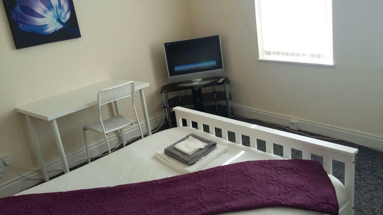 Crel Serviced Apartment- Anfield & Everton Area -Sleeps 7 Liverpool Exterior photo