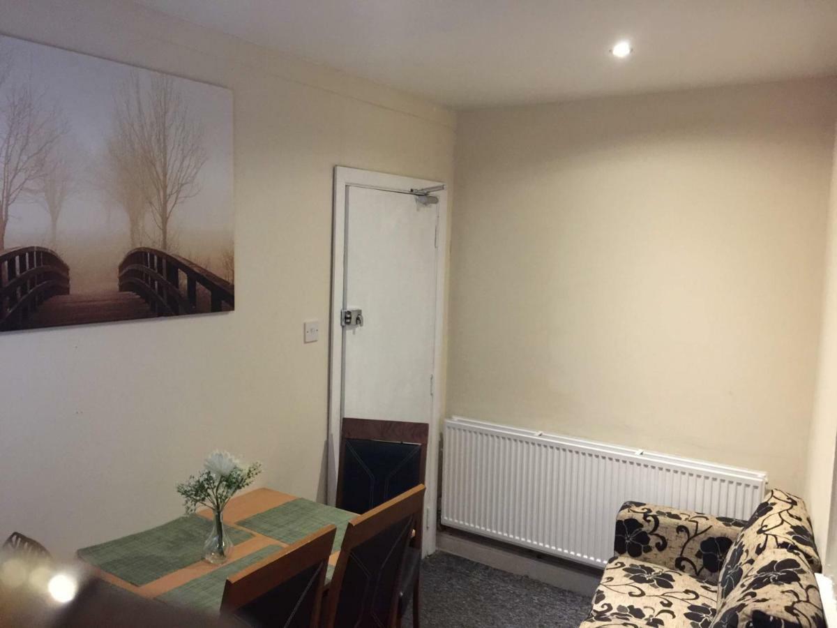 Crel Serviced Apartment- Anfield & Everton Area -Sleeps 7 Liverpool Exterior photo